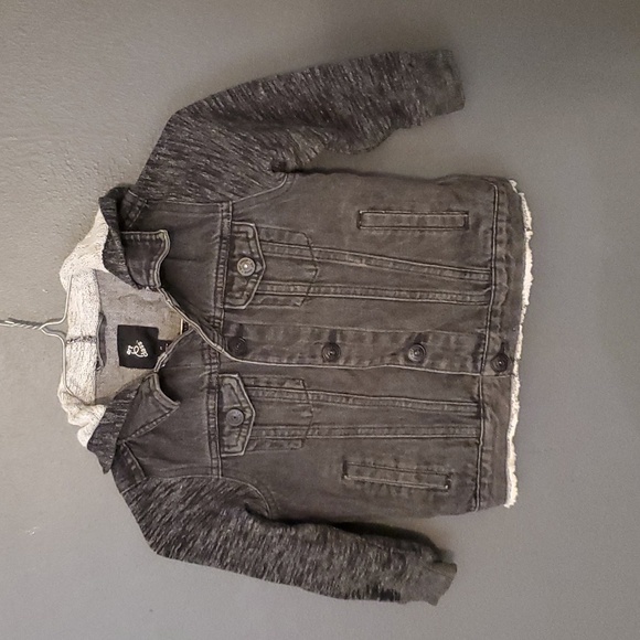 Boys Jacket size 3T - Picture 1 of 4